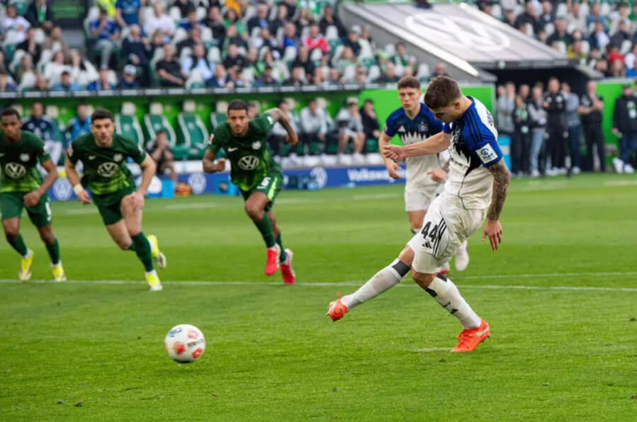 VfL Wolfsburg vs Hamburger SV (21:30 – 07/03) | Xem lại trận đấu